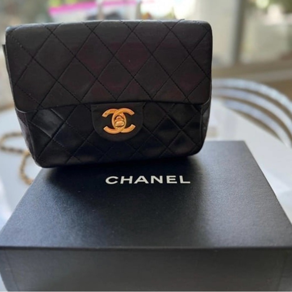 Chanel Vintage Quilted Square Single Flap Handbag Lambskin Black Great Condition